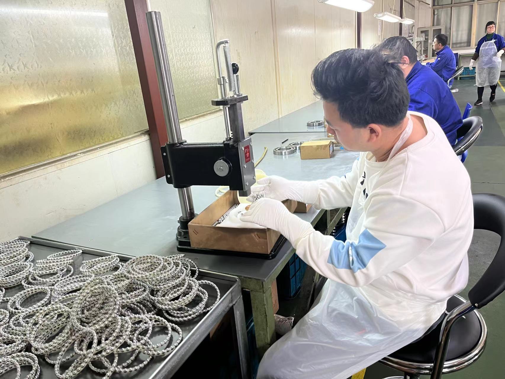 如何判断角接触精密轴承能否继续使用？