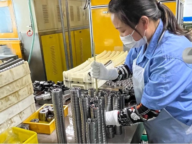 数控车床主轴轴承选型之如何选择轴承接触角？