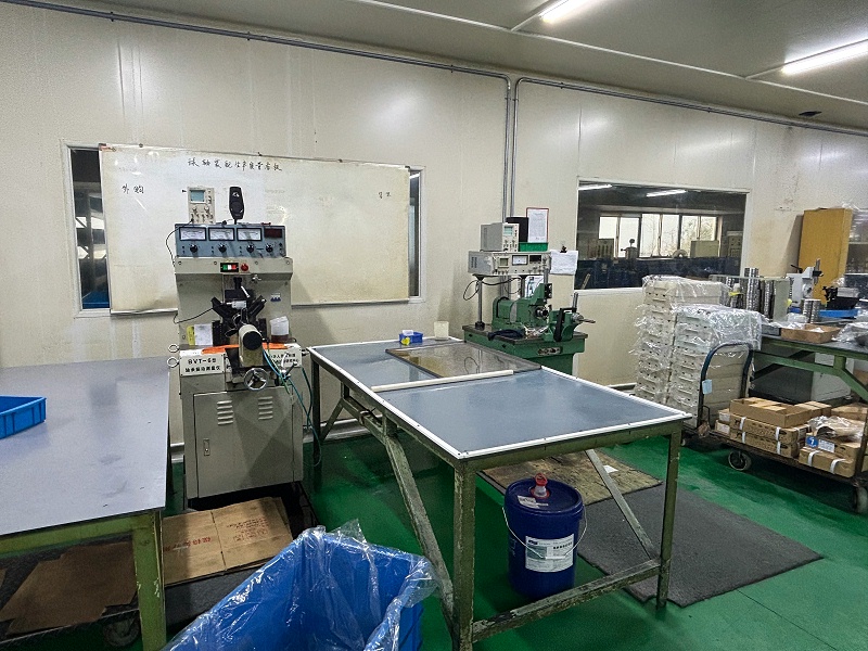 车床主轴轴承转动不顺畅原因